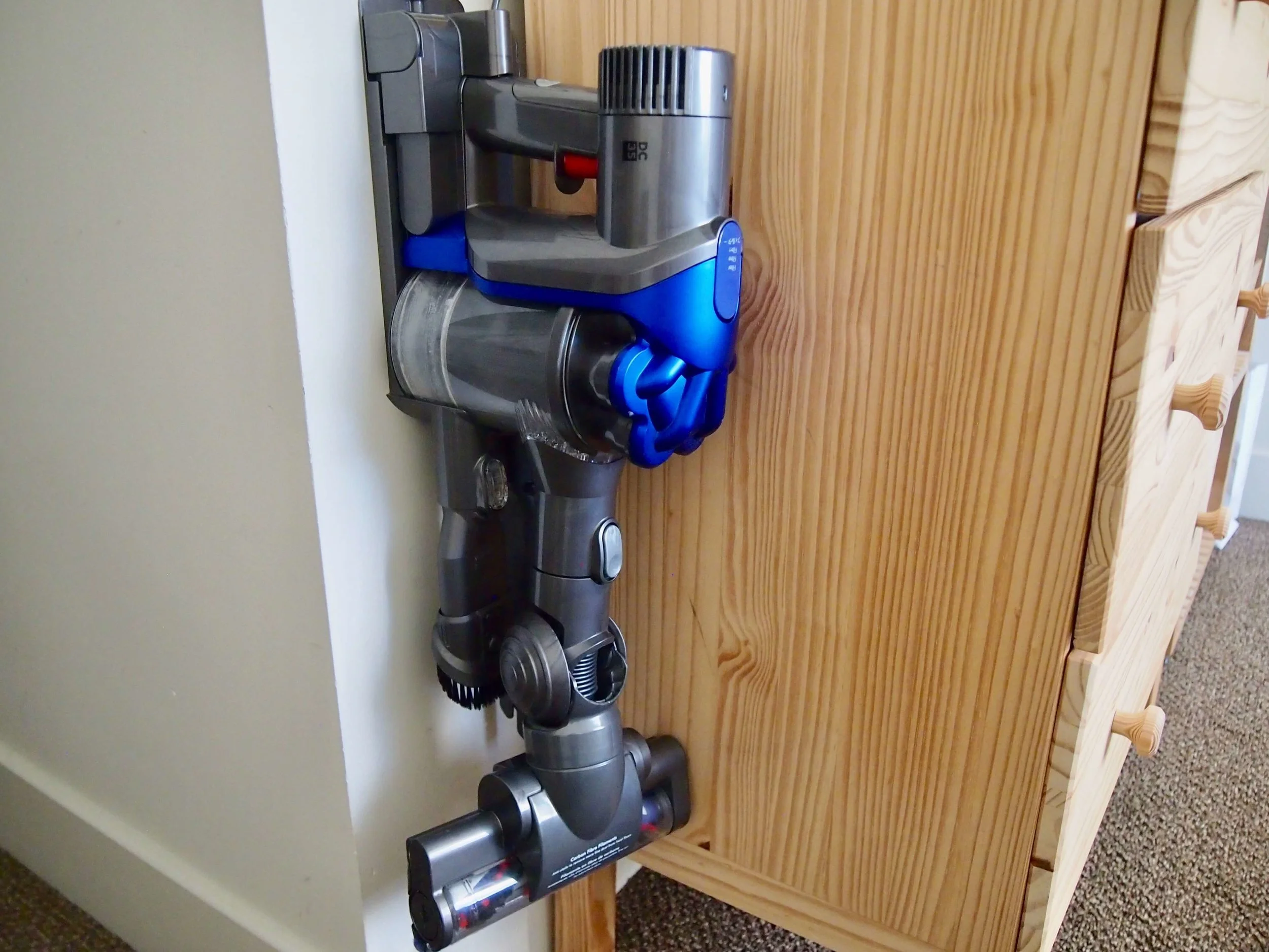 Dyson DC35の分解掃除！フィルターやクリアビンのお手入れ方法と吸引力